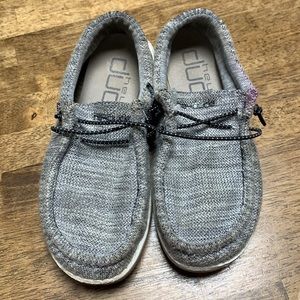 Boys Hey Dude Shoes, Size:4